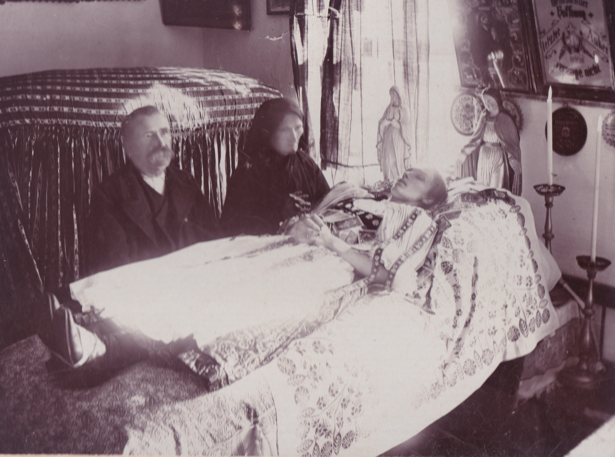 Elisabeth Grandits na smrtnoj stelji 1934.