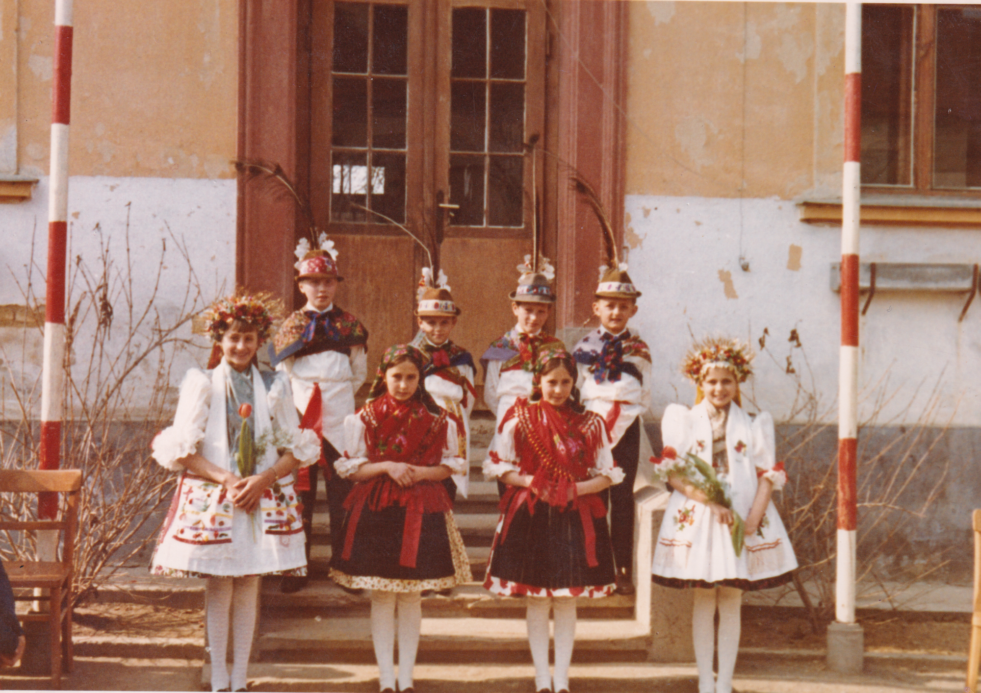 Dica u nošnji pred školom