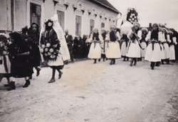 Pokop mlade osobe - razotkrit u 1930-i ljeti