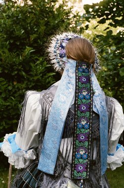 Zaručnjica Lydia Kölbl-Zsivkovics 1984. odzada